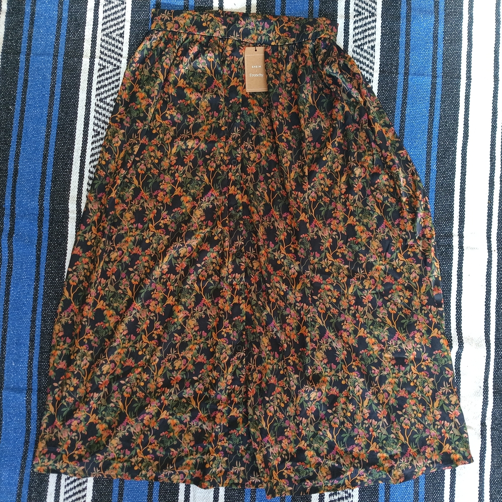 SHEIN  Black Floral A-Line Skirt Fall Auntumn